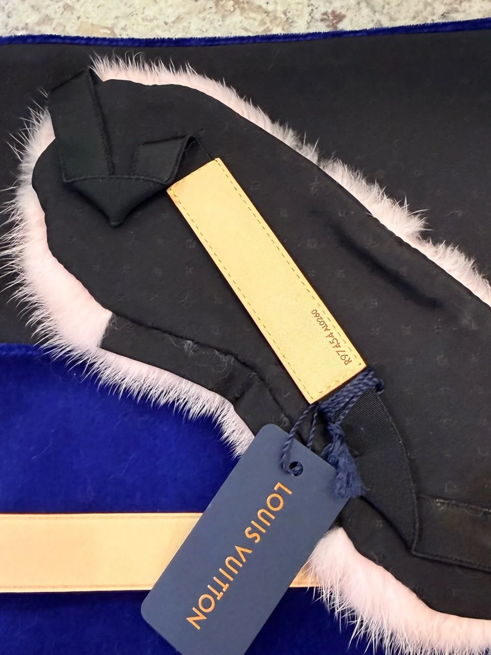 Never used - Fur LV Eye Mask
